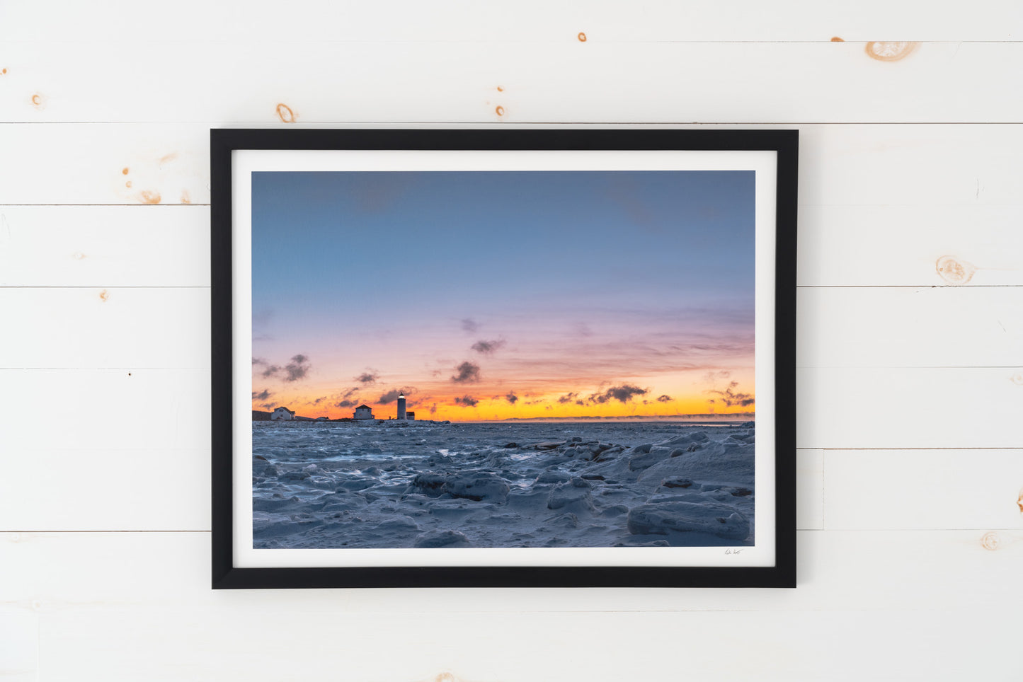 Brume de mer au phare (17x22 Black Frame)