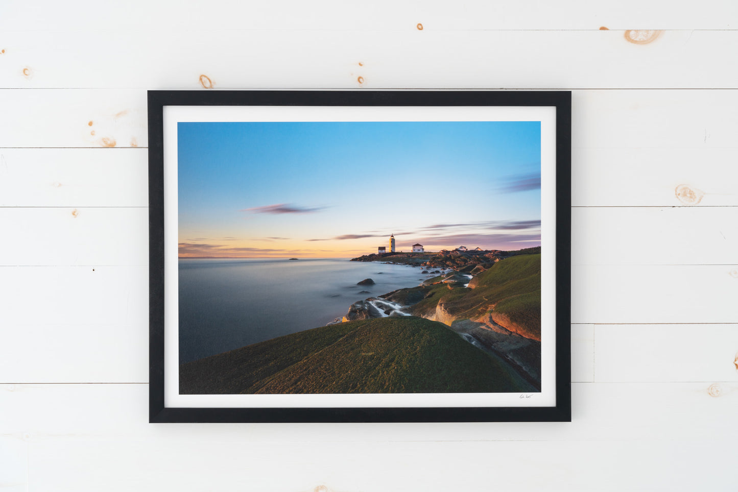 Dernier rayon de soleil sur le phare (17x22 Black Frame)